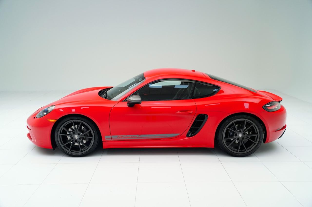 2020 Porsche Cayman T photo 2