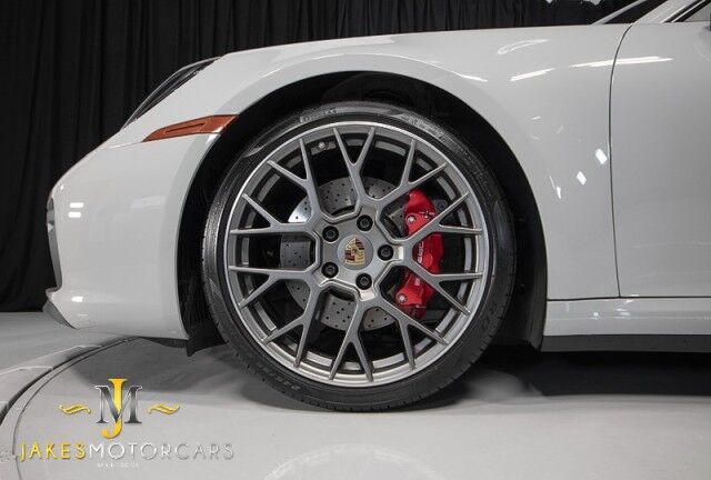 2020 Porsche 911 Carrera S Coupe *CHALK* *6300 MILES* *SPORTS PKG* *SPORTS CHRONO PKG* *BOSE* *RS SPYDER WHEELS* San Diego CA