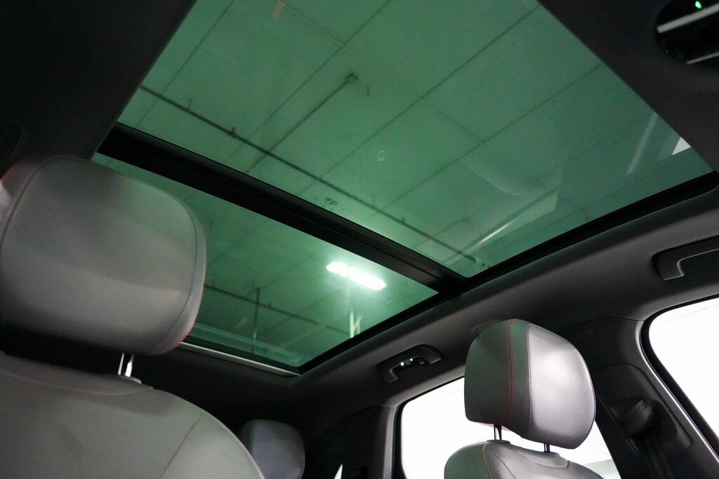 2020 Porsche Cayenne Base photo 16