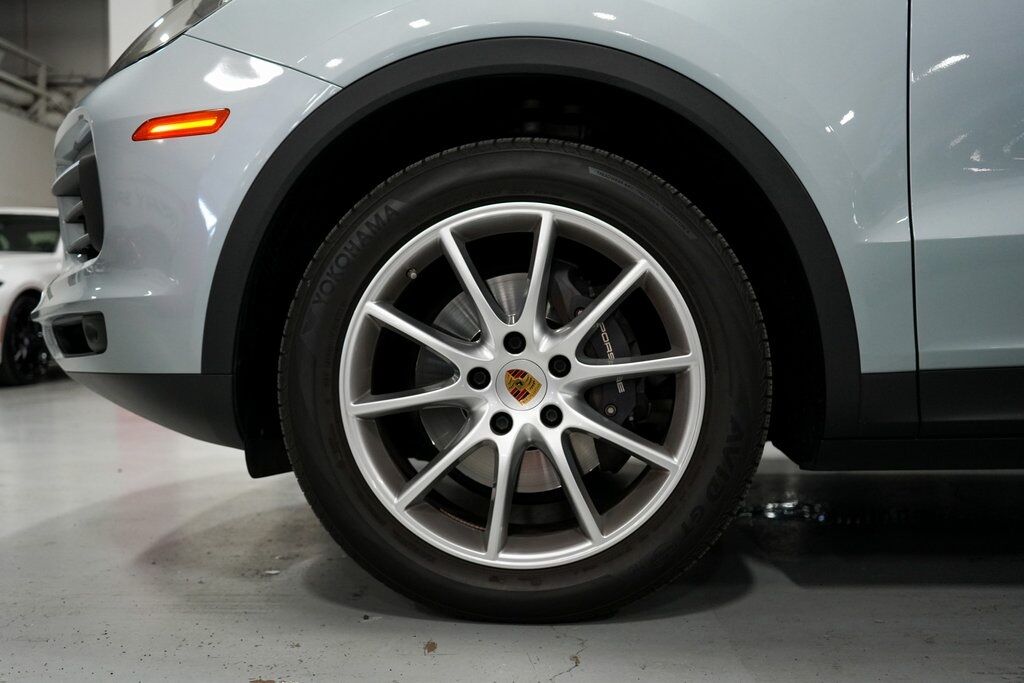 2020 Porsche Cayenne Base photo 32