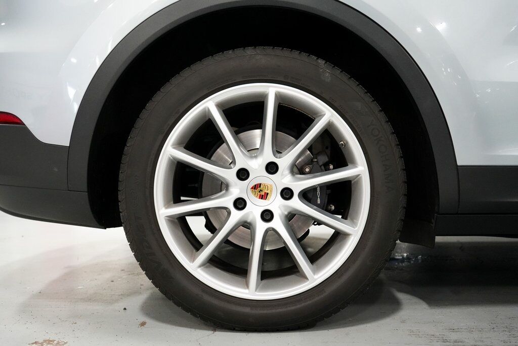 2020 Porsche Cayenne Base photo 31