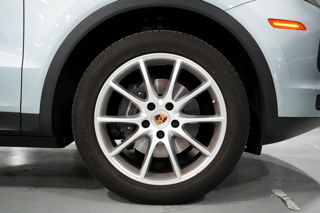 2020 Porsche Cayenne Base photo 34