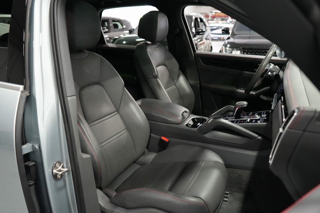 2020 Porsche Cayenne Base photo 15