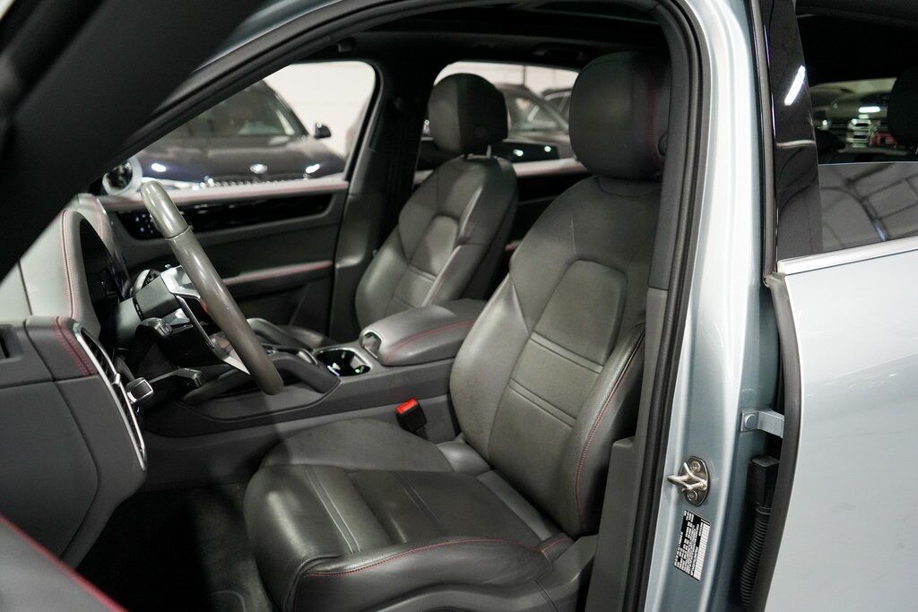 2020 Porsche Cayenne Base photo 9