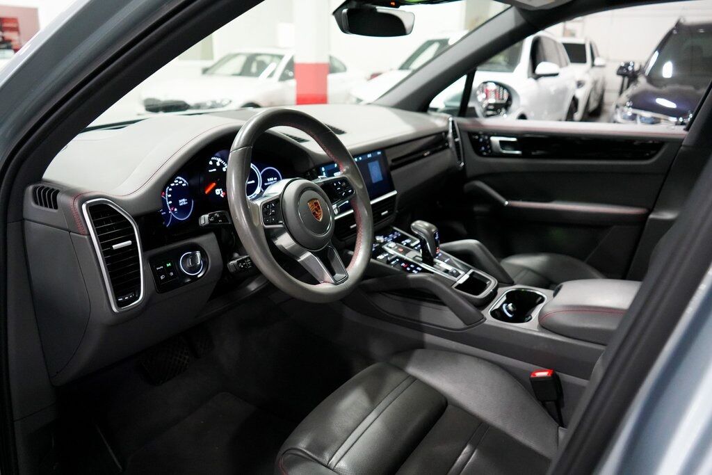 2020 Porsche Cayenne Base photo 10