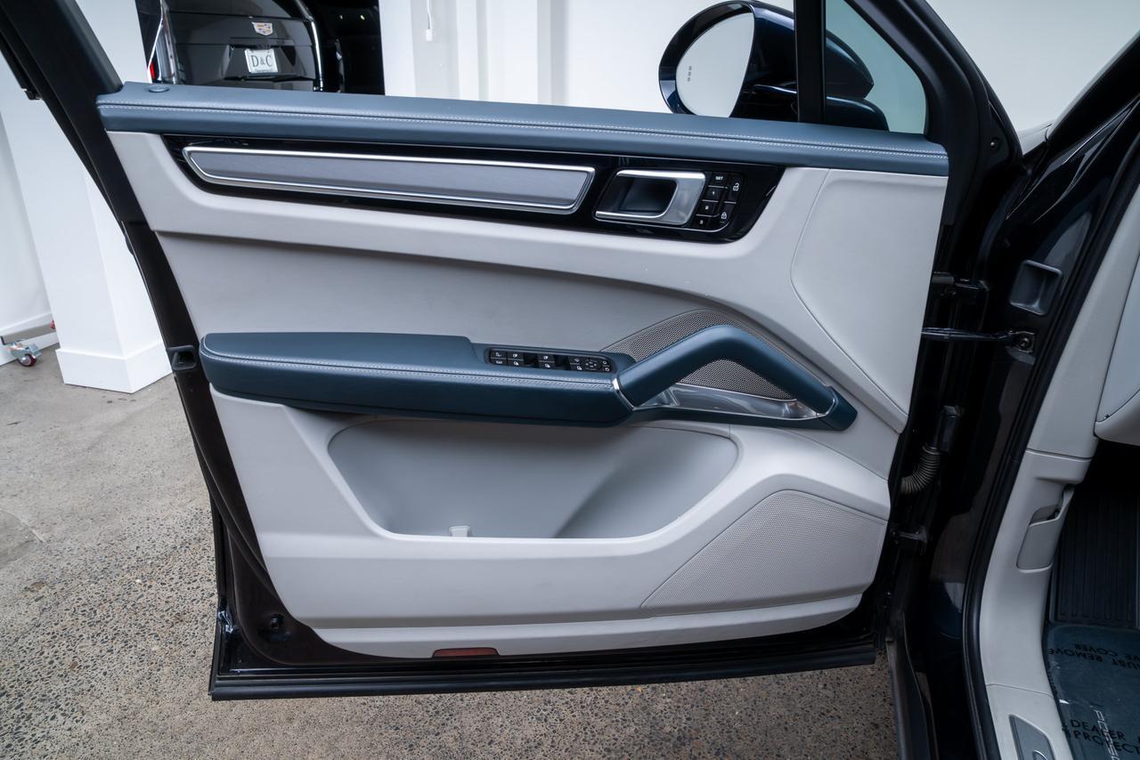 2020 Porsche Cayenne E-Hybrid Coupe Turbo S Premium Package Plus / Rear Axle Steering Portland OR