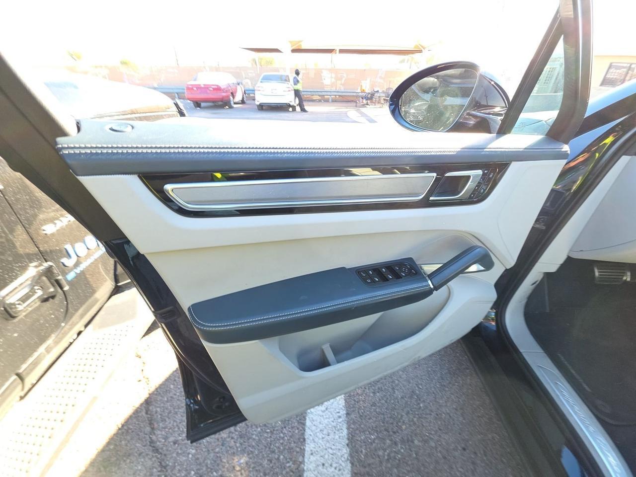 2020 Porsche Cayenne E-Hybrid Coupe Turbo S Sport Exhaust Rear Axle Steer Portland OR