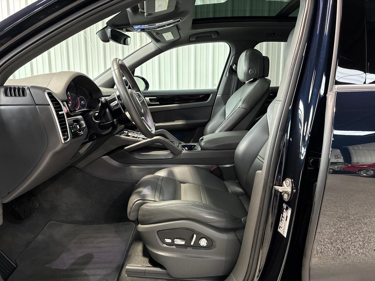 2020 Porsche Cayenne Premium Pkg Plus, Heated Steering Wheel, 21in RS Spyder Wheels, Trailer Hitch Houston TX