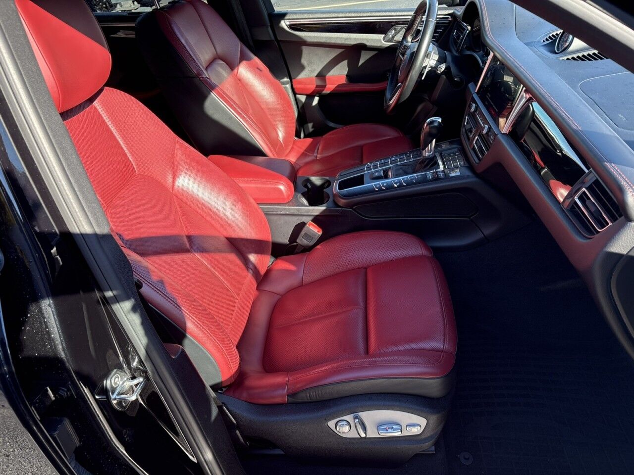 2020 Porsche Macan Fitchburg MA