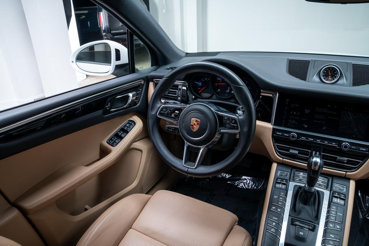 2020 Porsche Macan 1 Owner / Premium Package Plus Portland OR
