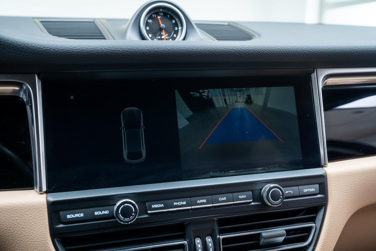 2020 Porsche Macan 1 Owner / Premium Package Plus Portland OR