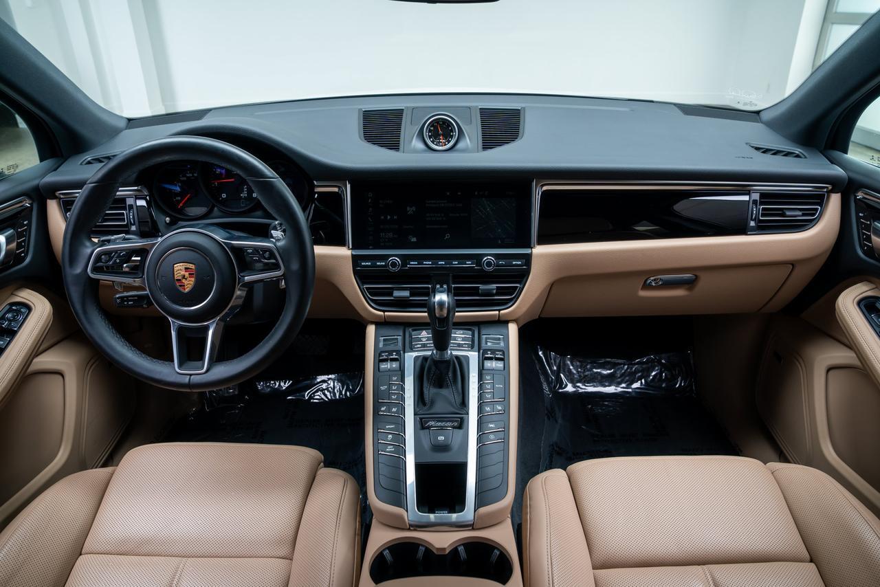 2020 Porsche Macan 1 Owner / Premium Package Plus Portland OR