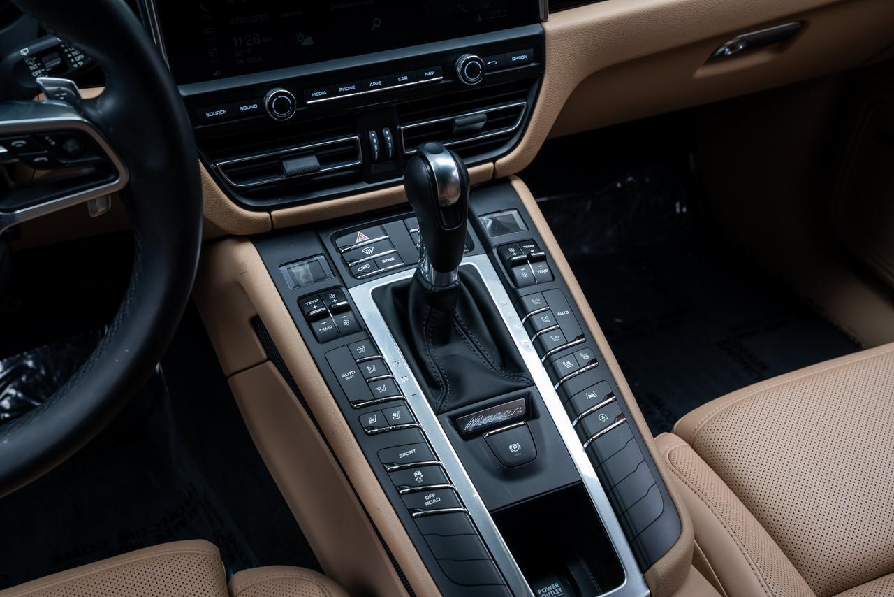 2020 Porsche Macan 1 Owner / Premium Package Plus Portland OR