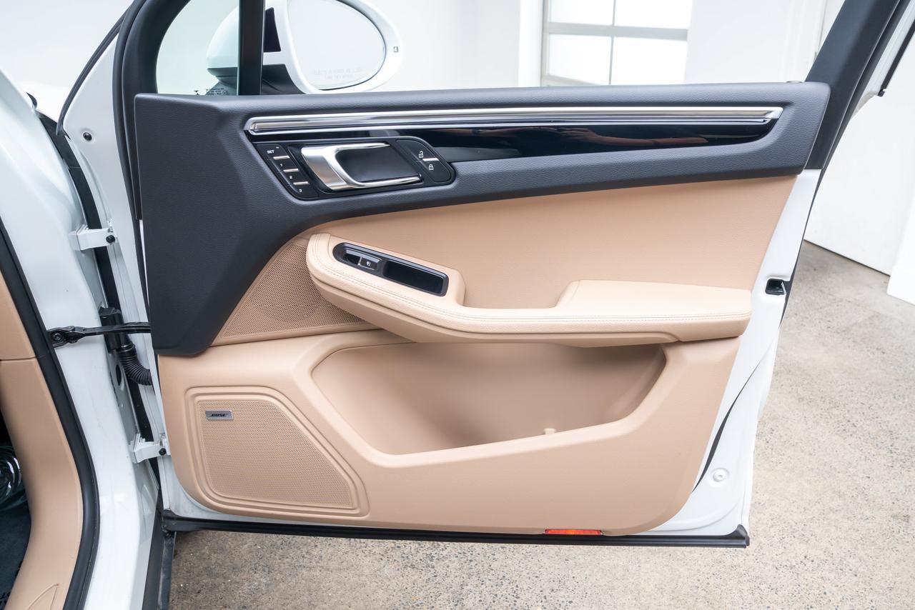 2020 Porsche Macan 1 Owner / Premium Package Plus Portland OR