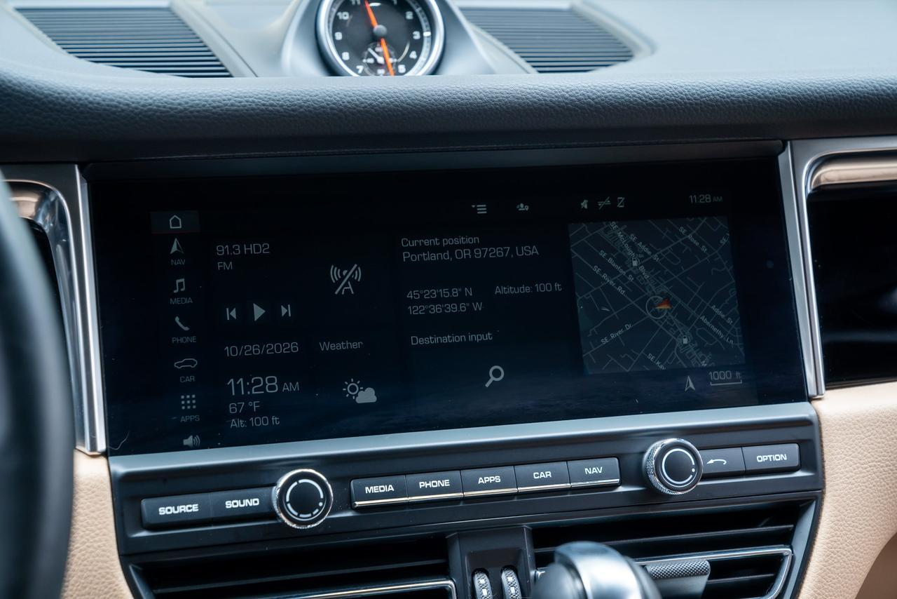 2020 Porsche Macan 1 Owner / Premium Package Plus Portland OR