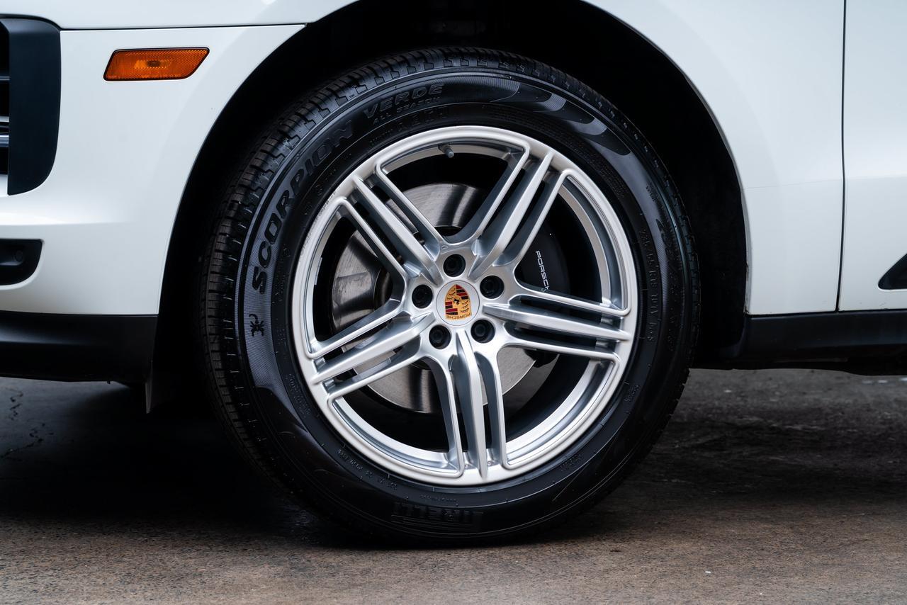 2020 Porsche Macan 1 Owner / Premium Package Plus Portland OR