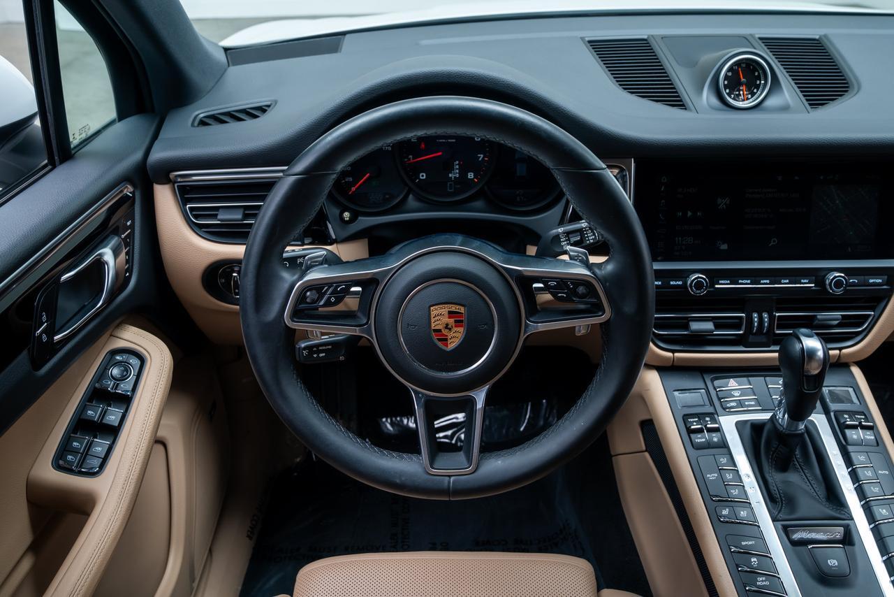 2020 Porsche Macan 1 Owner / Premium Package Plus Portland OR