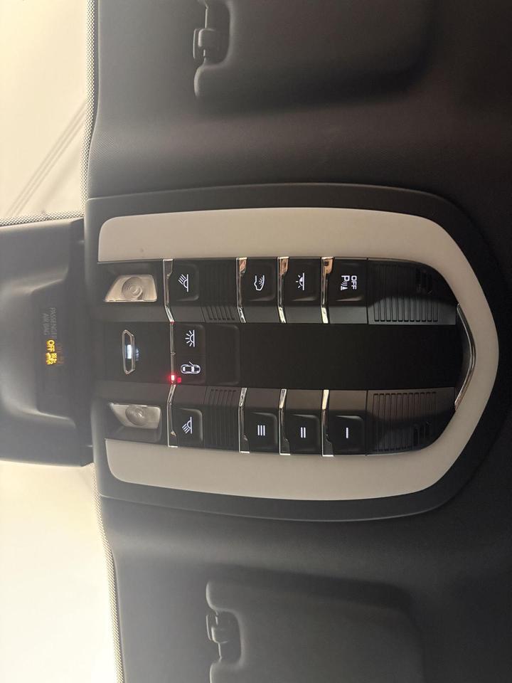 2020 Porsche Macan Base Parker CO