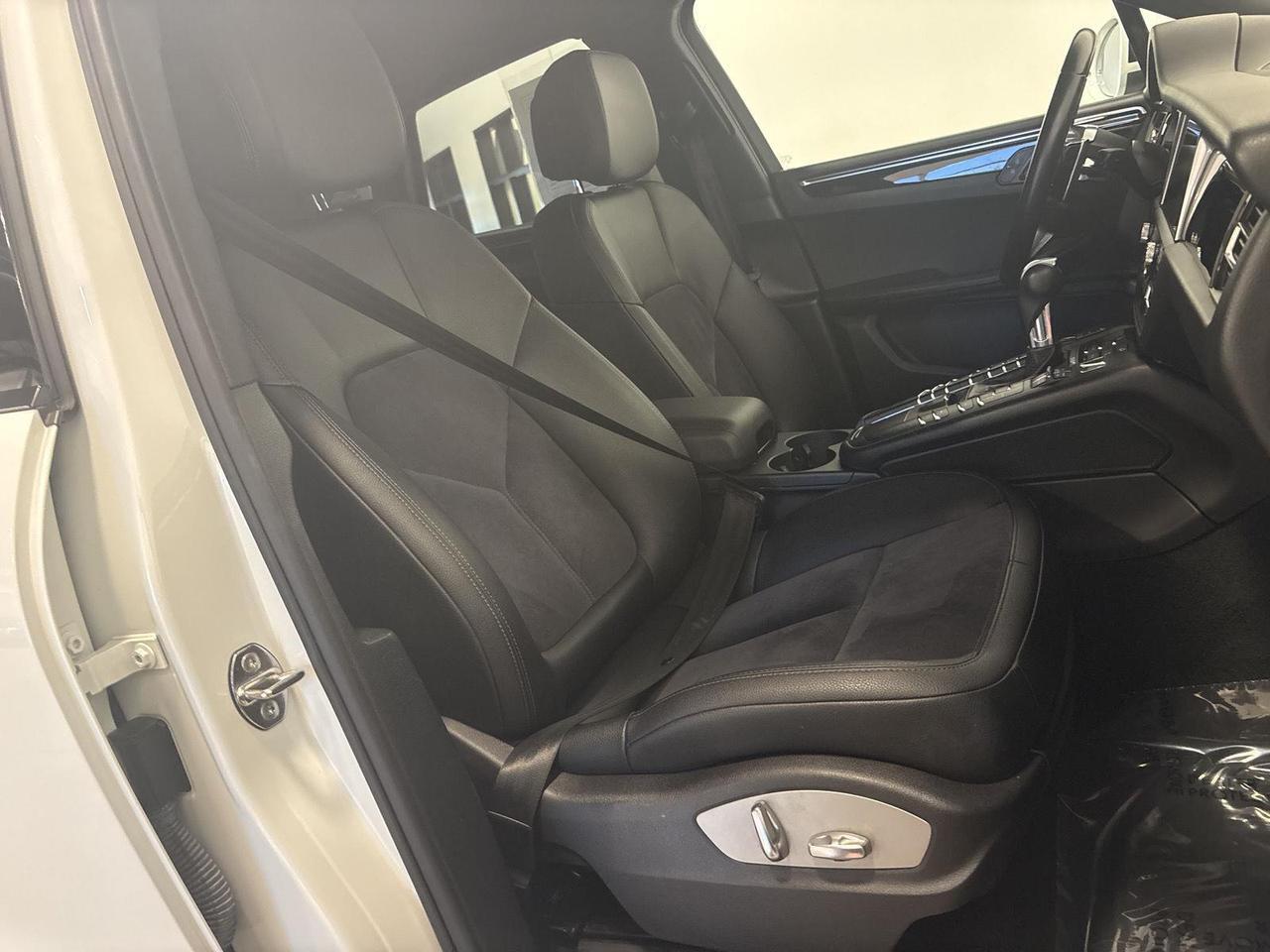 2020 Porsche Macan Base Parker CO