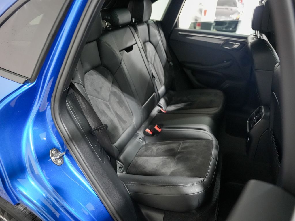 2020 Porsche Macan Panoramic Roof Tigard OR