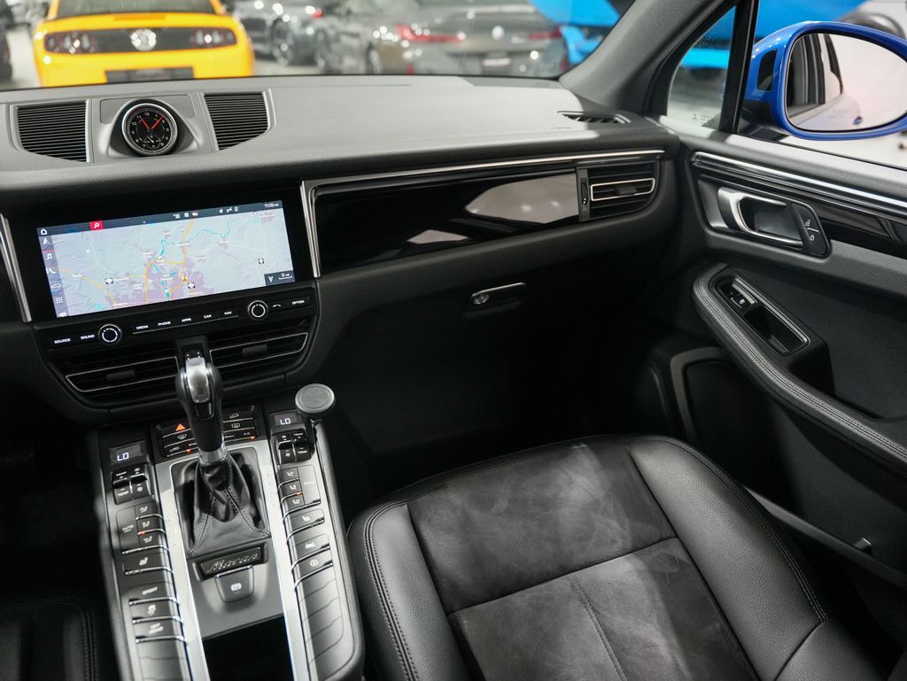 2020 Porsche Macan Panoramic Roof Tigard OR