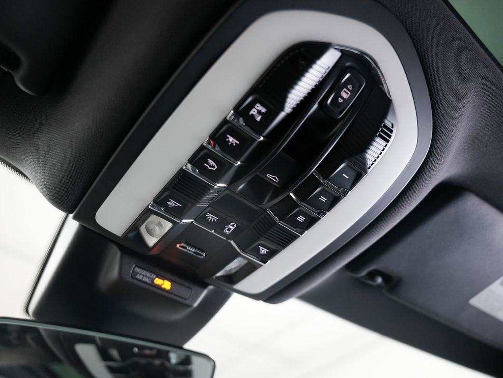 2020 Porsche Macan Panoramic Roof Tigard OR