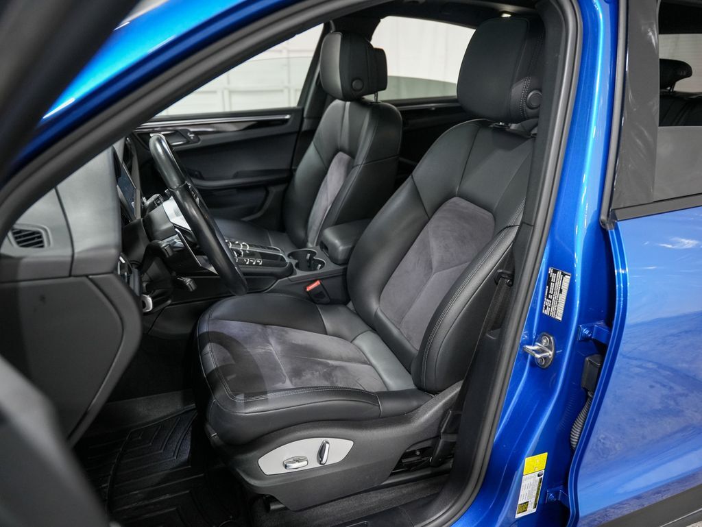 2020 Porsche Macan Panoramic Roof Tigard OR