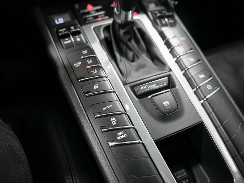 2020 Porsche Macan Panoramic Roof Tigard OR