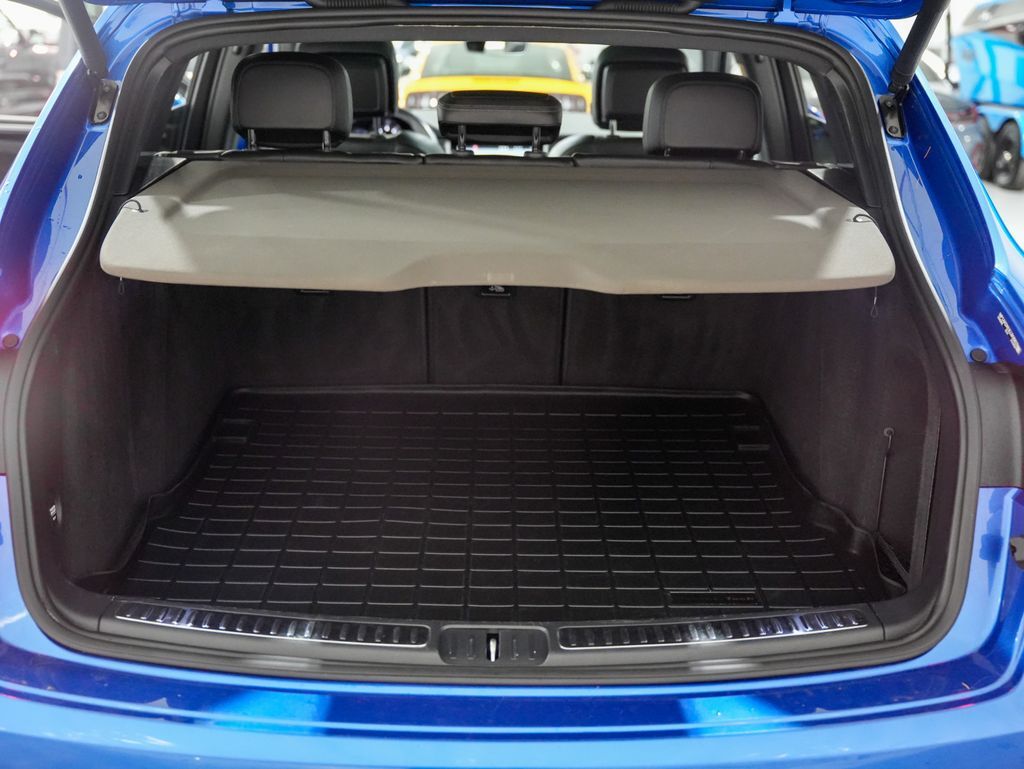 2020 Porsche Macan Panoramic Roof Tigard OR