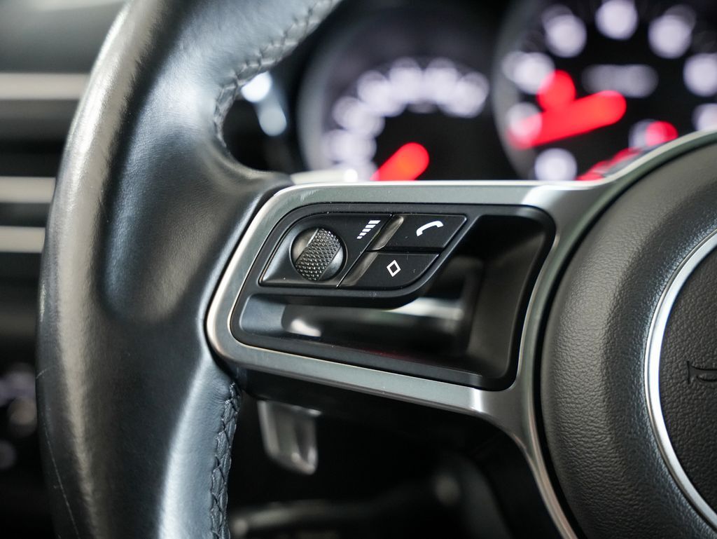 2020 Porsche Macan Panoramic Roof Tigard OR