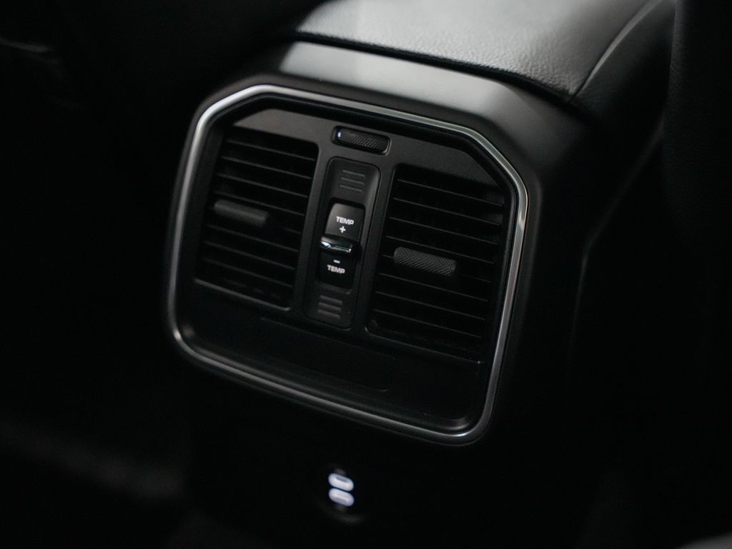 2020 Porsche Macan Panoramic Roof Tigard OR