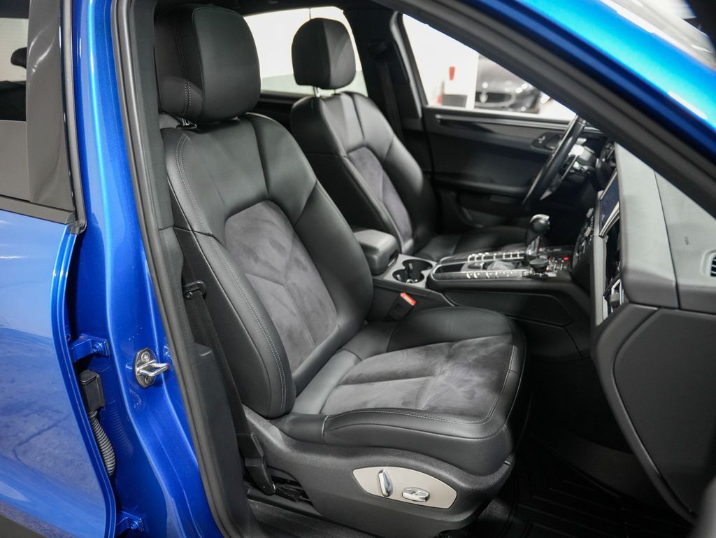 2020 Porsche Macan Panoramic Roof Tigard OR