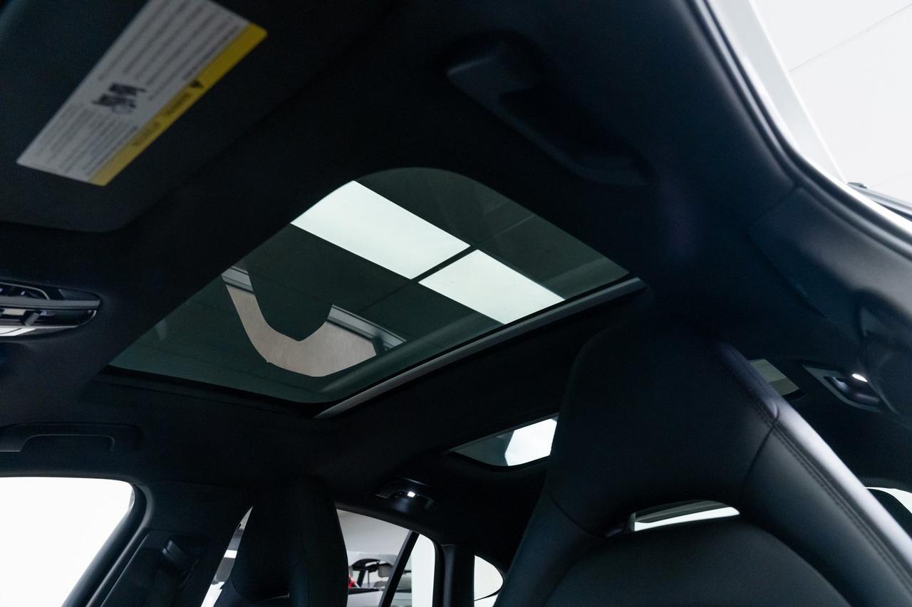 2020 Porsche Panamera 4 Premium Package Two-Tone Black/Chalk Leather Portland OR