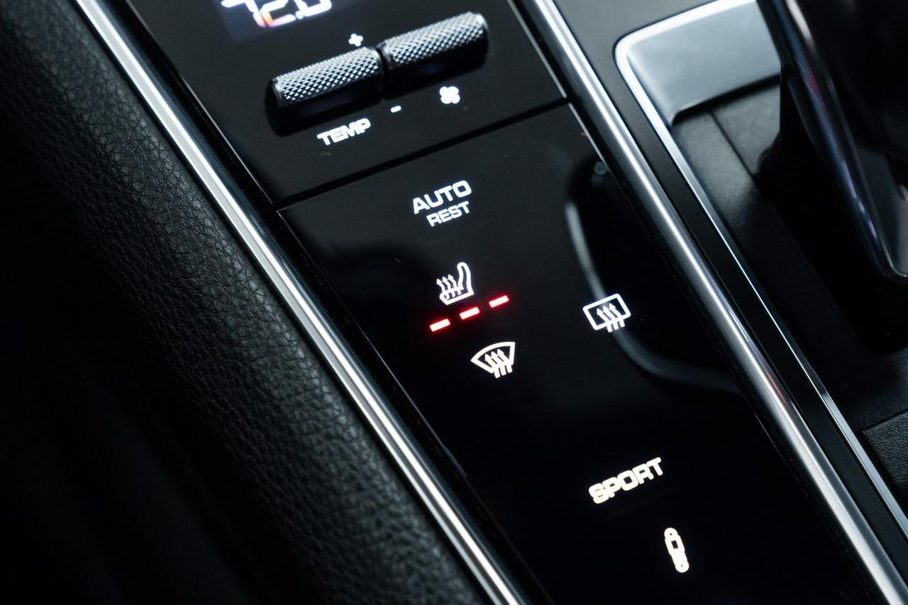 2020 Porsche Panamera 4 Premium Package Two-Tone Black/Chalk Leather Portland OR