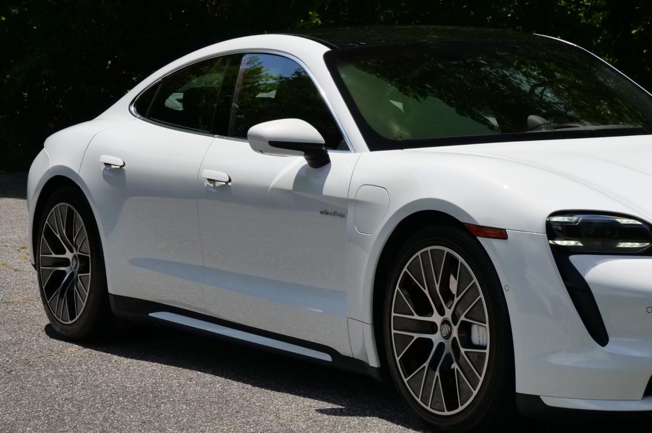 2020 Porsche Taycan Turbo / Performance Package / Premium Package! Lincolnton NC