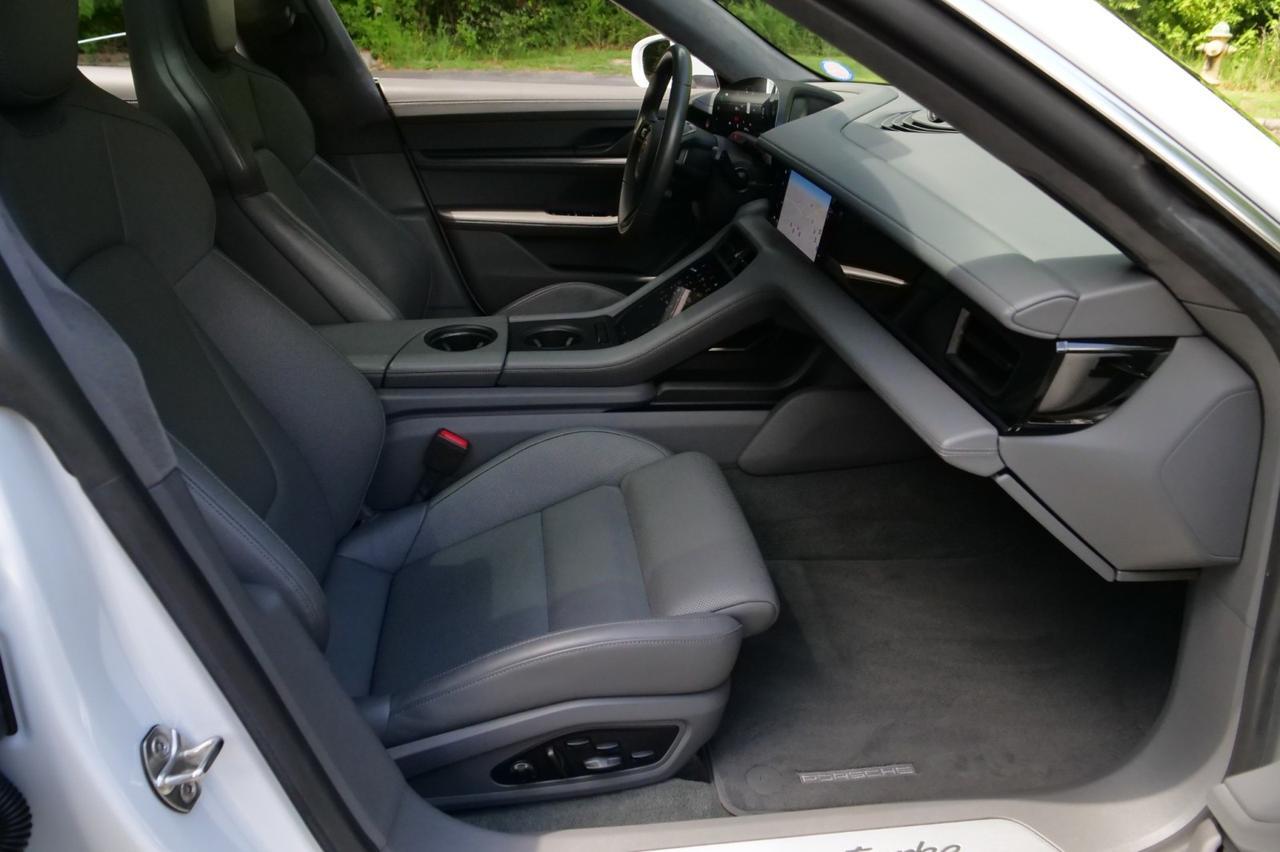 2020 Porsche Taycan Turbo / Performance Package / Premium Package! Lincolnton NC