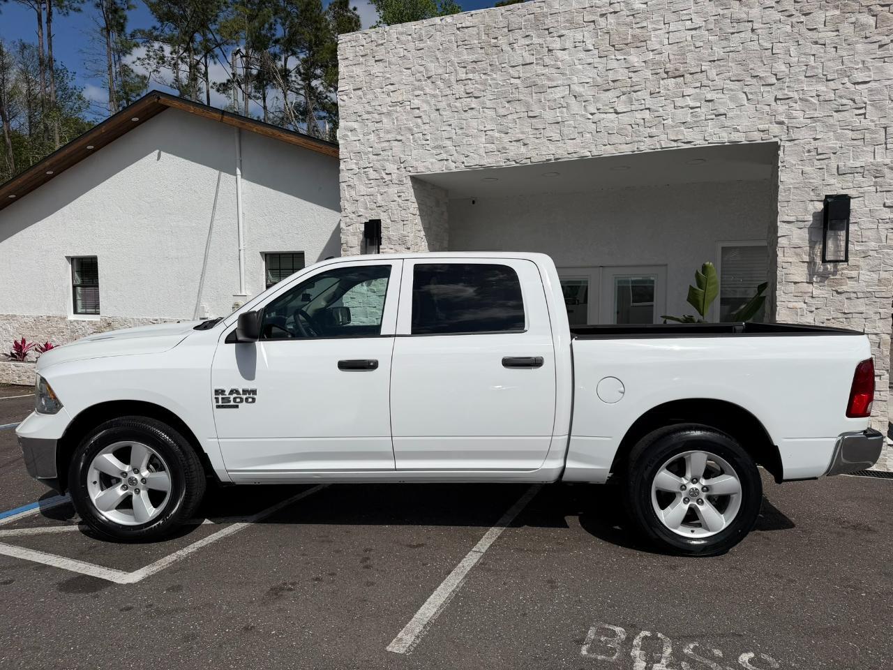 2020 RAM 1500 Classic Tradesman 4x4 Crew Cab 5'7" Box