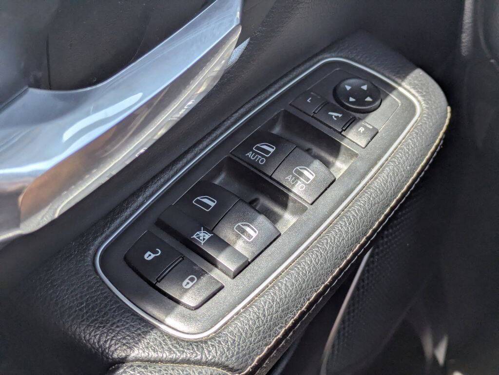 2020 RAM 1500 Laramie 4x4 4dr Crew Cab 5.6 ft. SB Pickup Saint Augustine FL