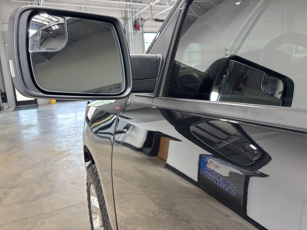 2020 Ram 1500 4x4 Crew Cab Big Horn Minocqua WI
