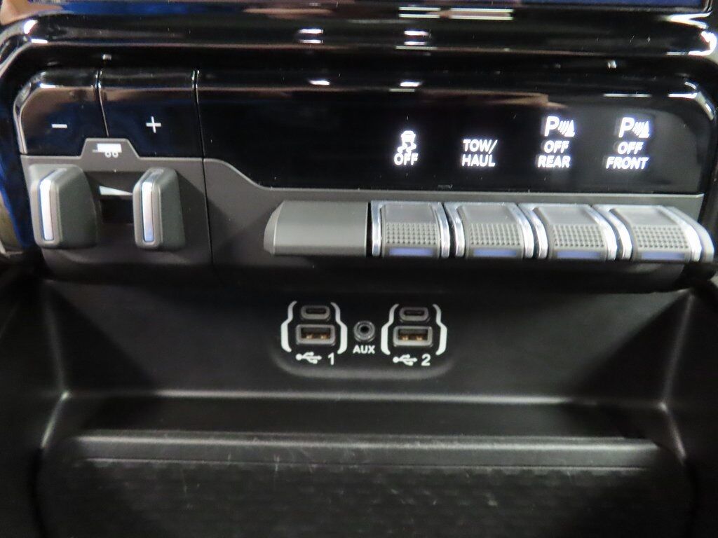 2020 Ram 1500 4x4 Crew Cab Sport Fond du Lac WI