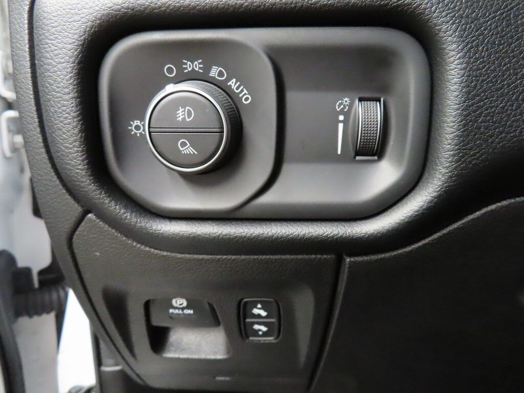 2020 Ram 1500 4x4 Crew Cab Sport Fond du Lac WI