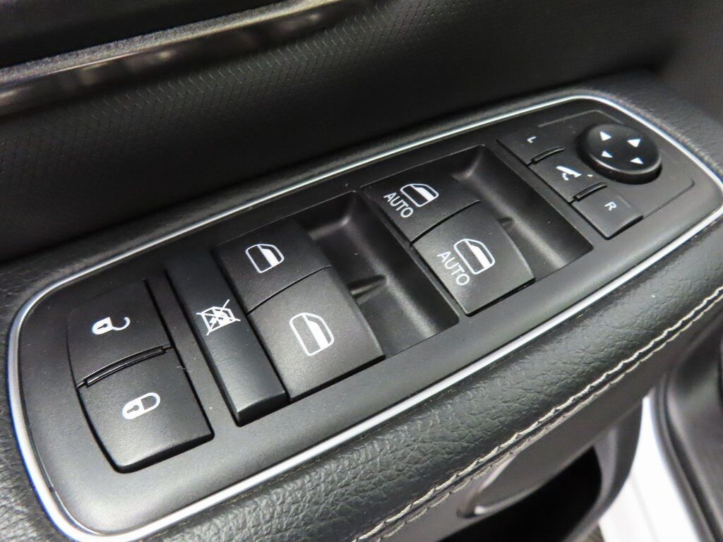 2020 Ram 1500 4x4 Crew Cab Sport Fond du Lac WI