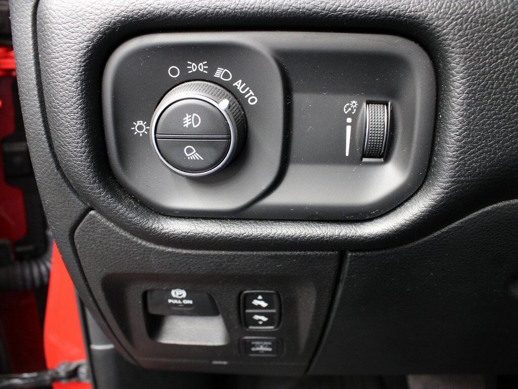 2020 Ram 1500 4x4 Crew Cab Sport Fond du Lac WI
