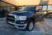2020 Ram 1500 Big Horn / 4X4 / Quad Cab / 5.7L V8 HEMI / Auto Start / Power & Heated Cloth Seats / Heated Steering Wheel / Apple CarPlay & Adroid Auto / Back Up Camera / Cruise Control / Alloy Wheels / Tow Pkg