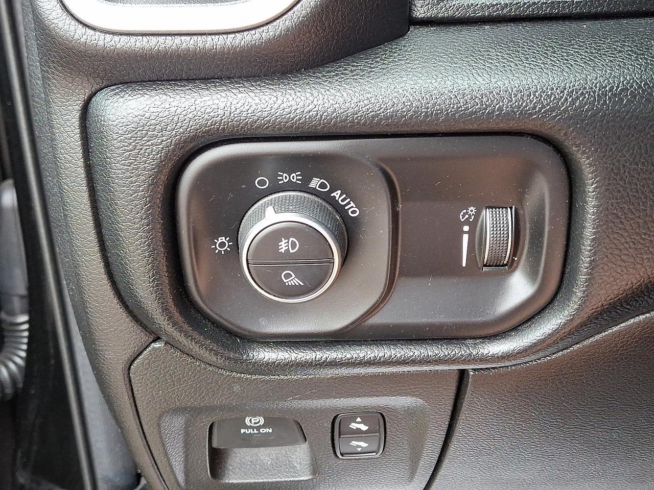2020 Ram 1500 Big Horn Crew Cab 4x4 5&apos;7&quot; Box Vineland NJ