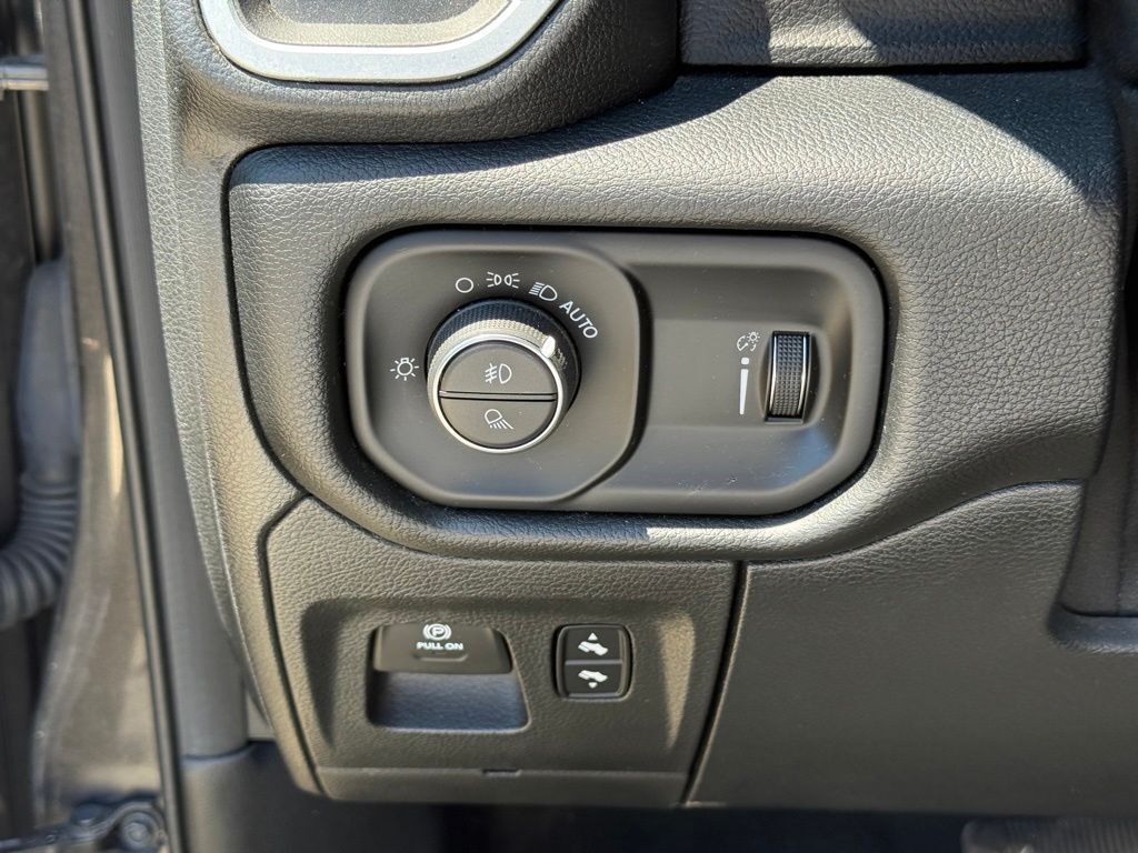 2020 Ram 1500 Big Horn/Lone Star Crestwood KY