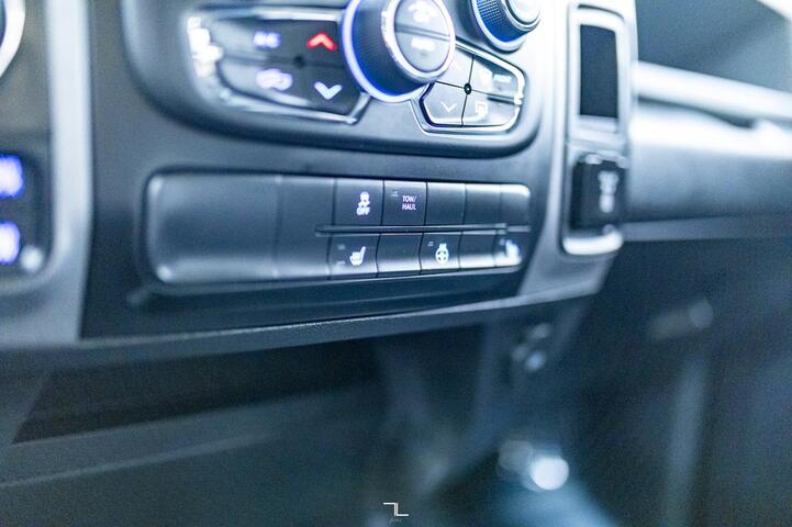 2020 Ram 1500 Classic 4x4 Crew Cab Black Express BCam Red Deer AB 2020 Ram 1500 Classic 4x4 Crew Cab Black Express BCam Red Deer AB