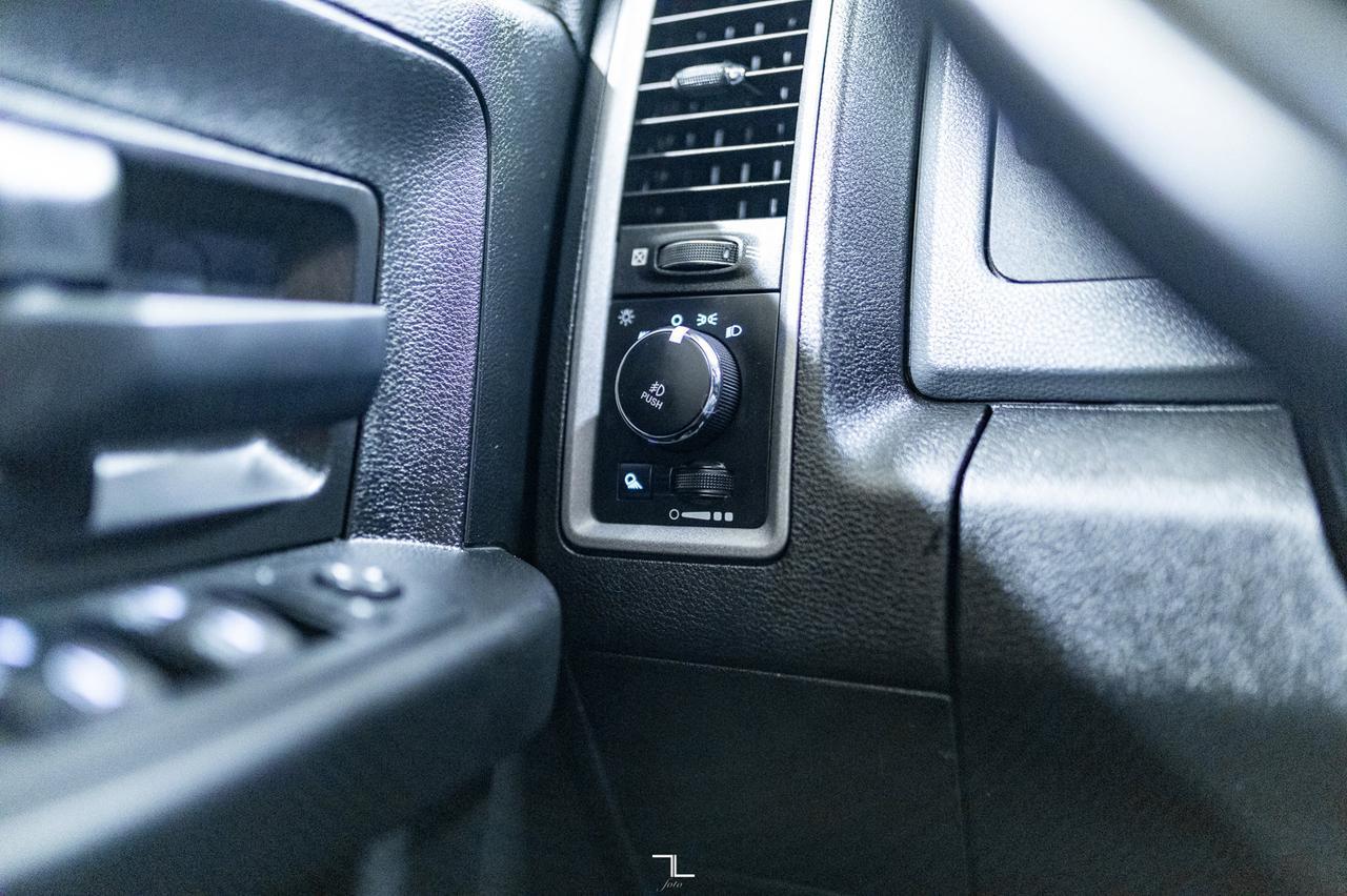 2020 Ram 1500 Classic 4x4 Crew Cab Express BCam Red Deer AB