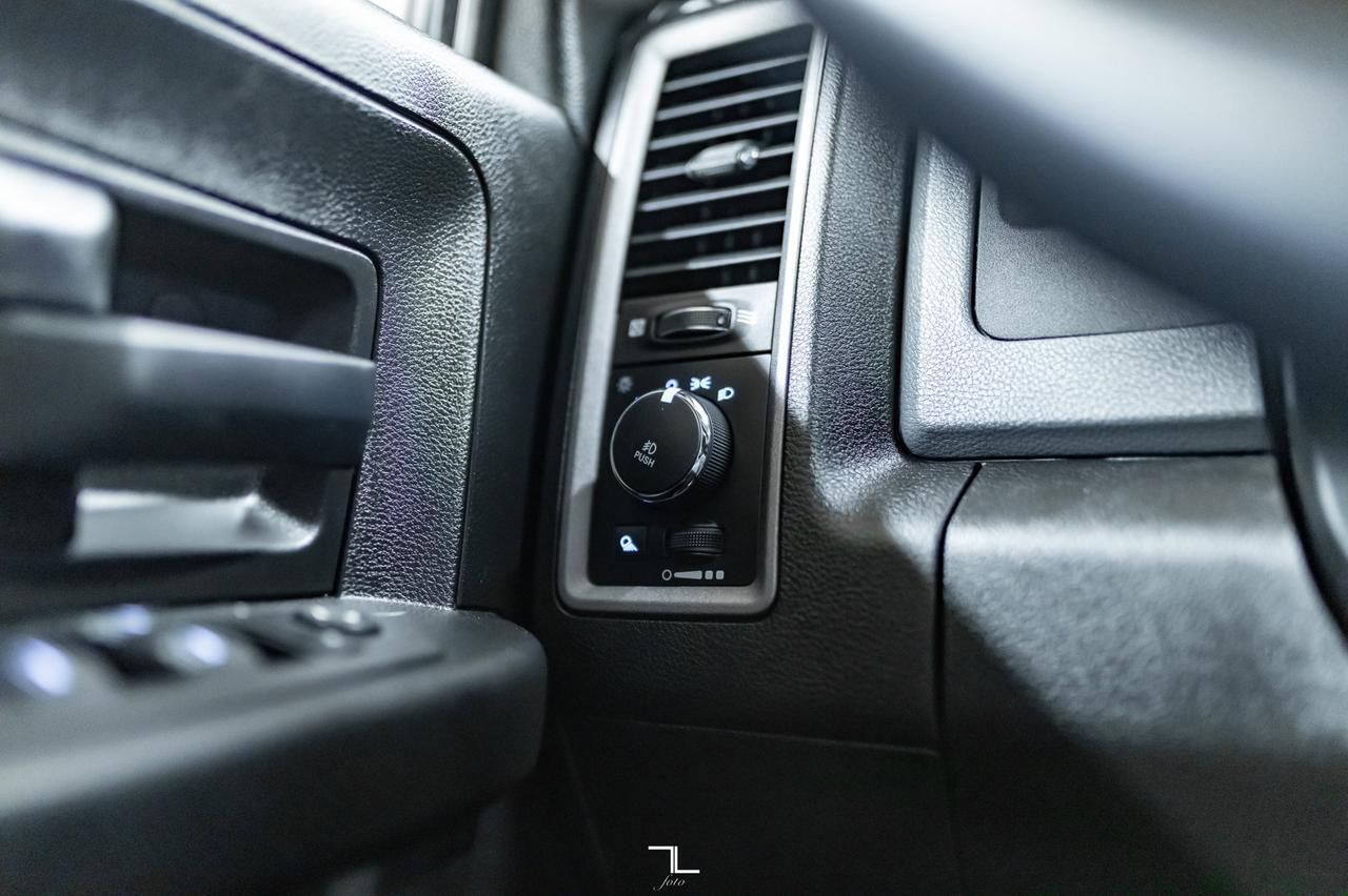 2020 Ram 1500 Classic 4x4 Crew Cab Express Black BCam Red Deer AB