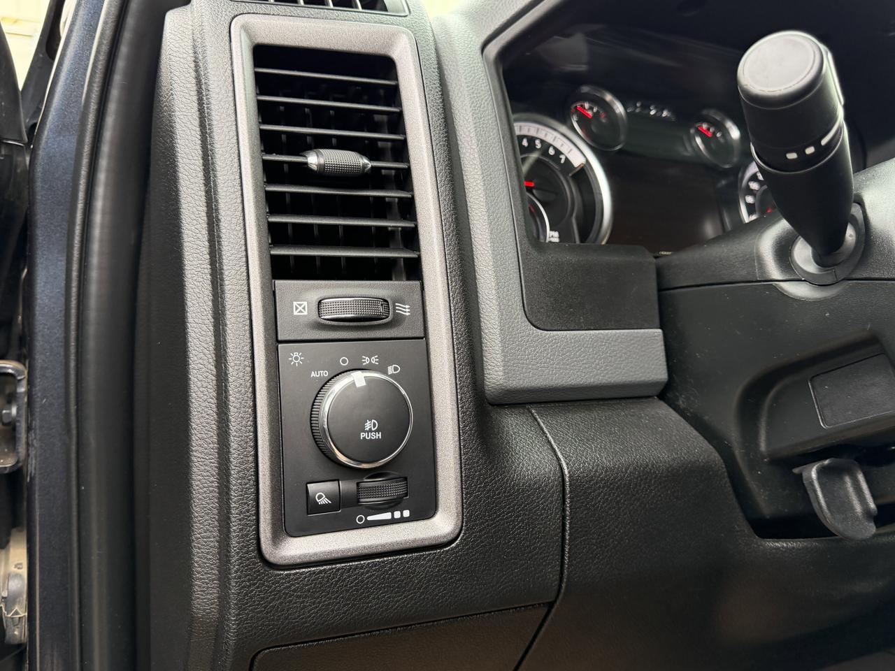 2020 Ram 1500 Classic Night Edition Crew Cab 4x4 | HEMI V8 | Heated Seats | Remote Start Redwater AB